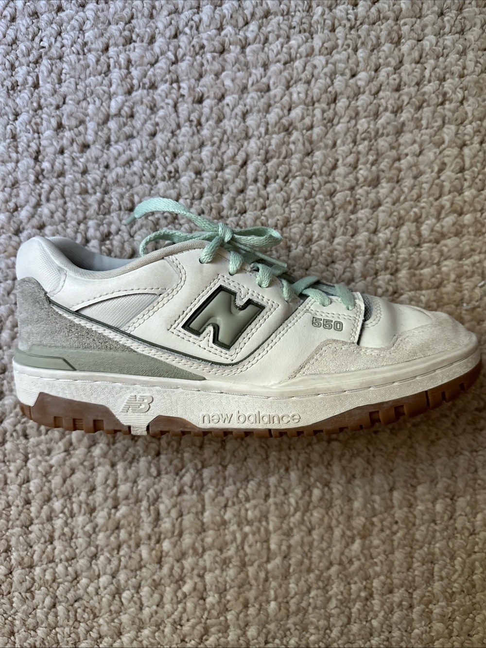 New Balance Women’s 550 Basketball Shoes Sz 6.5 EUC